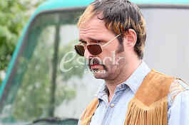 Tv series Dogs are barking, the wind carries