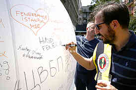 Fans of basketball clubs final four







