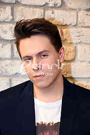 Pinkove zvezdice_photo_e_stock_Katarina Cvijovic