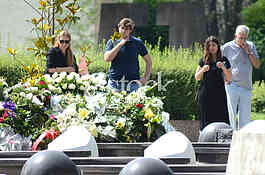 Family and friends grave Miodrag Mandic Manda