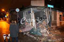 Traffic accident two passenger vehicles that occurred at the intersection of Cerska and the Vardar street car slammed into the tailor's shop on the corner.