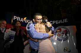 The occasion of winning Olympic gold, the cocktail Davor Stefanek in honor of the Club of Representatives on Dedinje. However, Davor managed to overshadow their Olympic gold by making the proposal to his girlfriend Dolores.