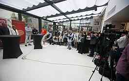 Shakespeare's Globe Theatre hosting the srtbiji press conference 