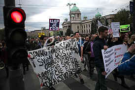 Protesters against the dictatorship gathered today, in a rather small number, in front of the Serbian Parliament, after the 