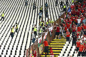  Serbia-Wales, football match.
