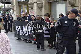 Zene u crnom protest