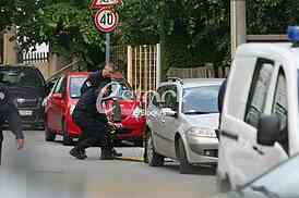 Police found a bomb under the car on the street Gospodar Vucica in Belgrade