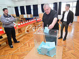 Nenad Canak glasanje