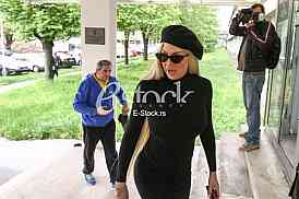 Jelena Karleusa dolazi na sud gde se sudi sa Svetlanom Cecom  Raznatovic