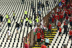  Serbia-Wales, football match.

