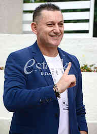 Press conference Sako Polumenta in restaurant 