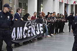 Zene u crnom protest