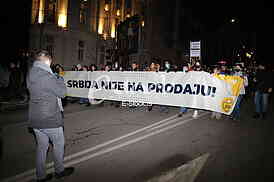 PROTESTI - Kreni promeni ispred predsedništva