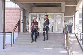 Dragan Kojic Keba came to the hearing at the Third Basic Prosecutor's Office where he was interrogated for having overturned a girl on a pedestrian crossing.
