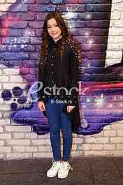 Pinkove zvezdice_photo_e-stock_Katarina Cvijovic