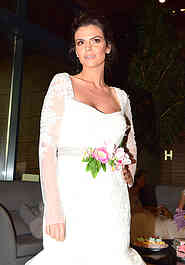 promotion of wedding dress in restaurant Savanova