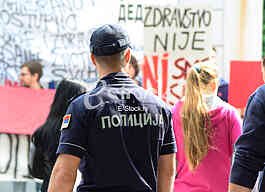 protest in front of the hospital 