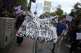 Protesters against the dictatorship gathered today, in a rather small number, in front of the Serbian Parliament, after the 