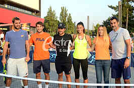 Public tennis hour 