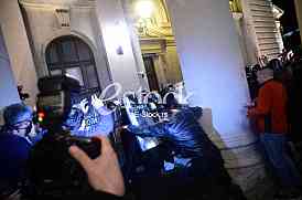 Protest ispred Skupstine Srbije