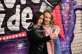 Pinkove zvezdice_photo_e_stock_Katarina Cvijovic