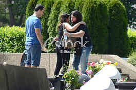 Family and friends grave Miodrag Mandic Manda