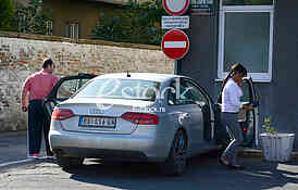  In front of Zemun Clinic Center, family of Darko Lazic