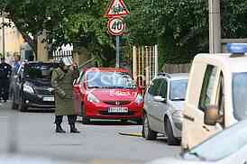 Police found a bomb under the car on the street Gospodar Vucica in Belgrade