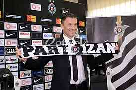 Partizan sporting director Ivica Iliev presented coach Miroslav Djukic at a press conference.
